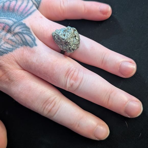 Edgy Pyrite Women's Ring - Picture 3 of 3